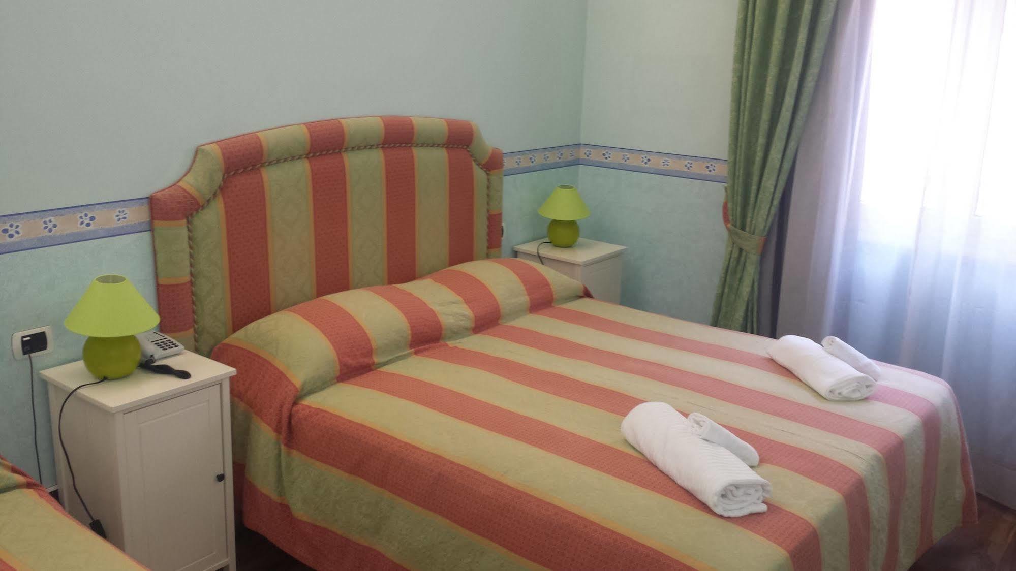 Il Colonnato Bed and Breakfast Rome Buitenkant foto
